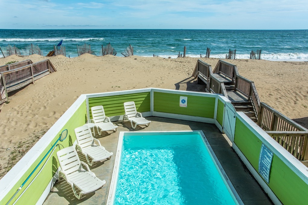 Ocean's Edge: Oceanfront, Pool, Hot Tub, Dogs OK