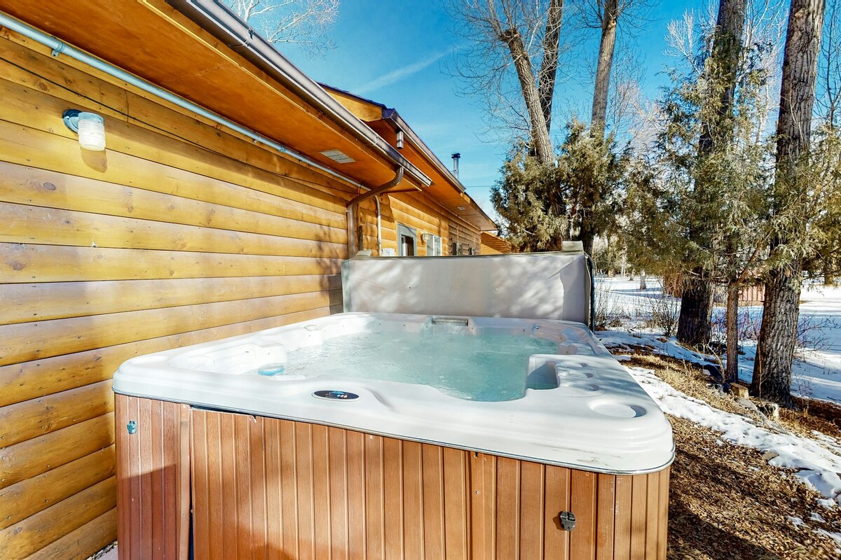 Skiing 3BR Mountainview Dog Friendly | Hot Tub