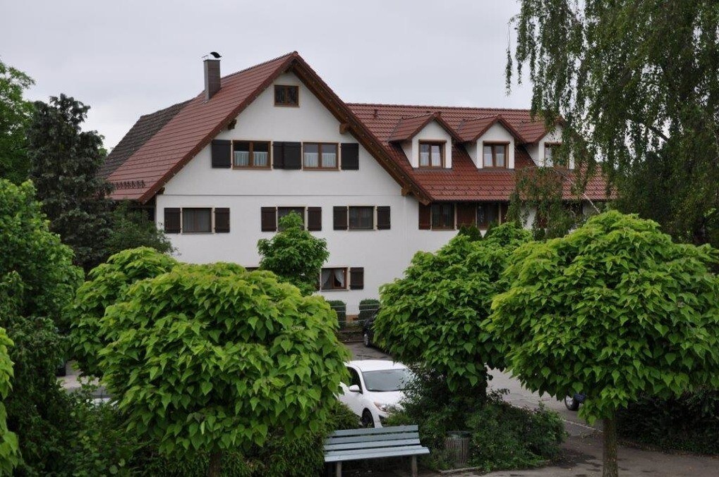 位于Meckenbeuren （ 165002 ） ，可容纳2位房客的双人房，面积为15平方米