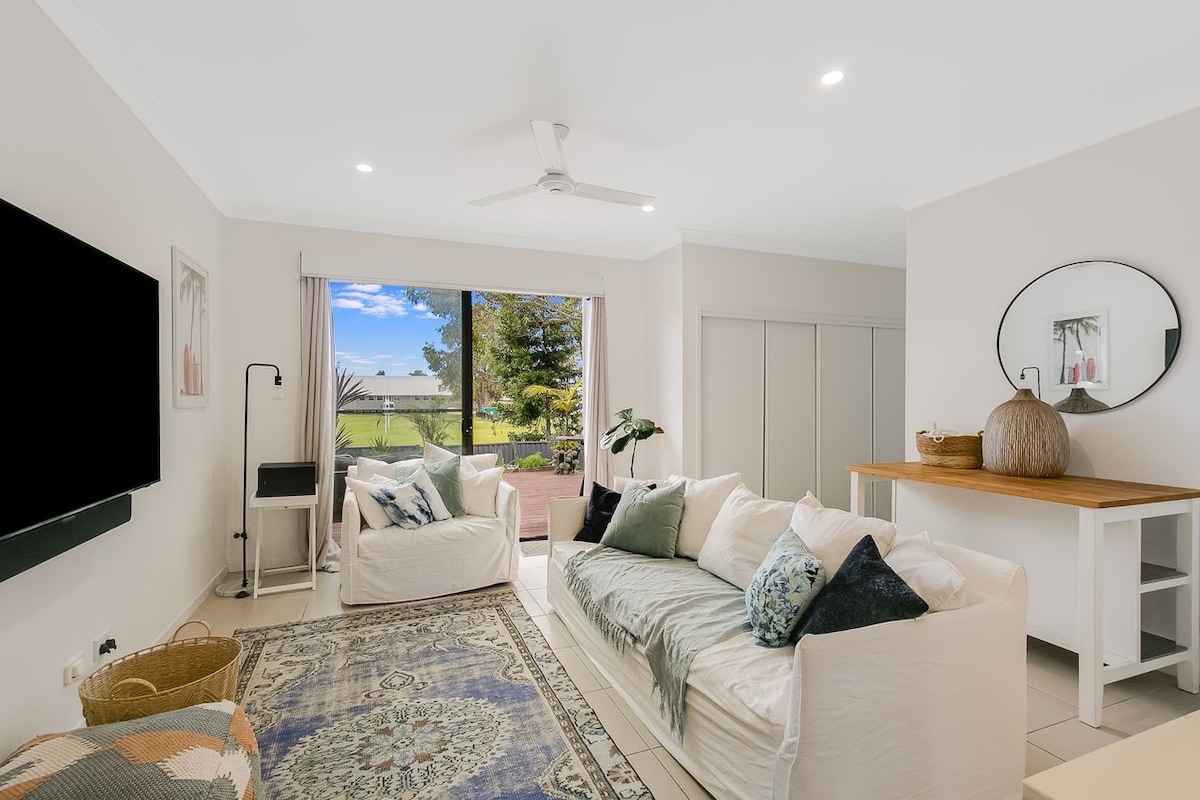 The Villa at Fraser Cove-Pet Friendly-Min 3n Stays