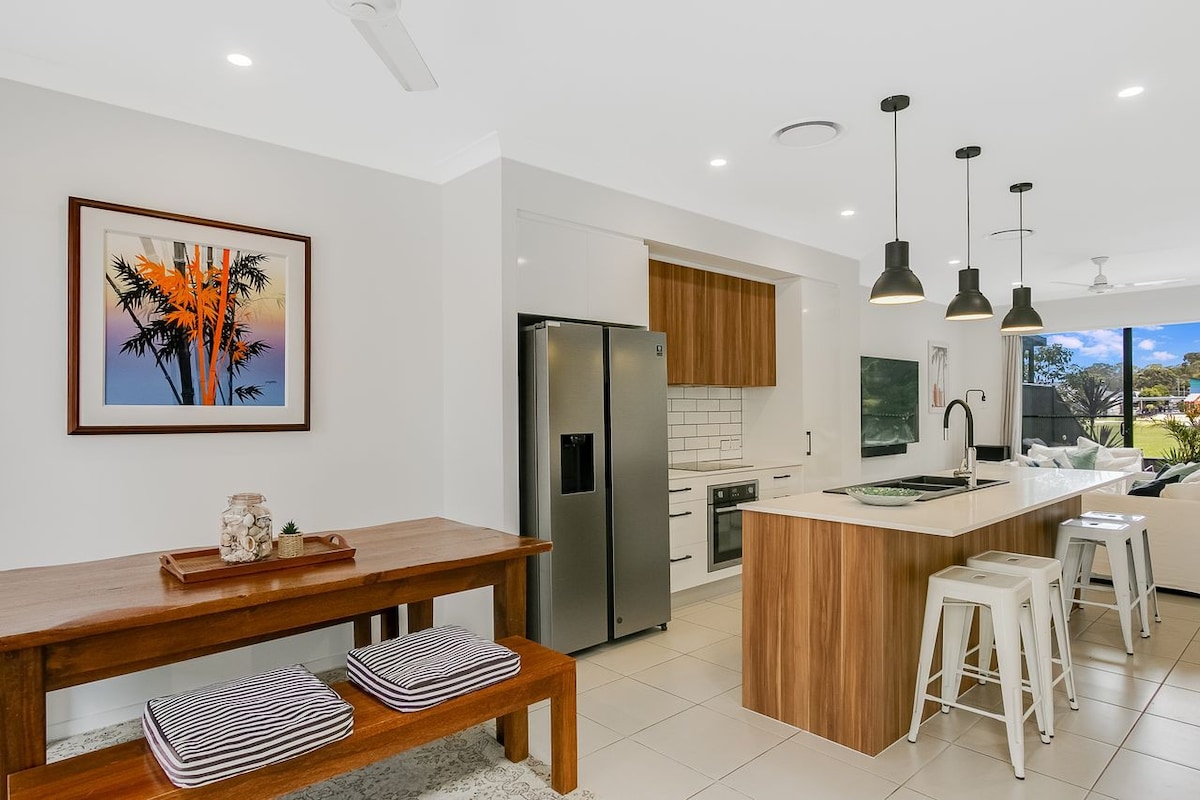 The Villa at Fraser Cove-Pet Friendly-Min 3n Stays