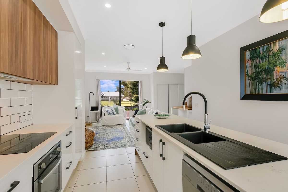 The Villa at Fraser Cove-Pet Friendly-Min 3n Stays