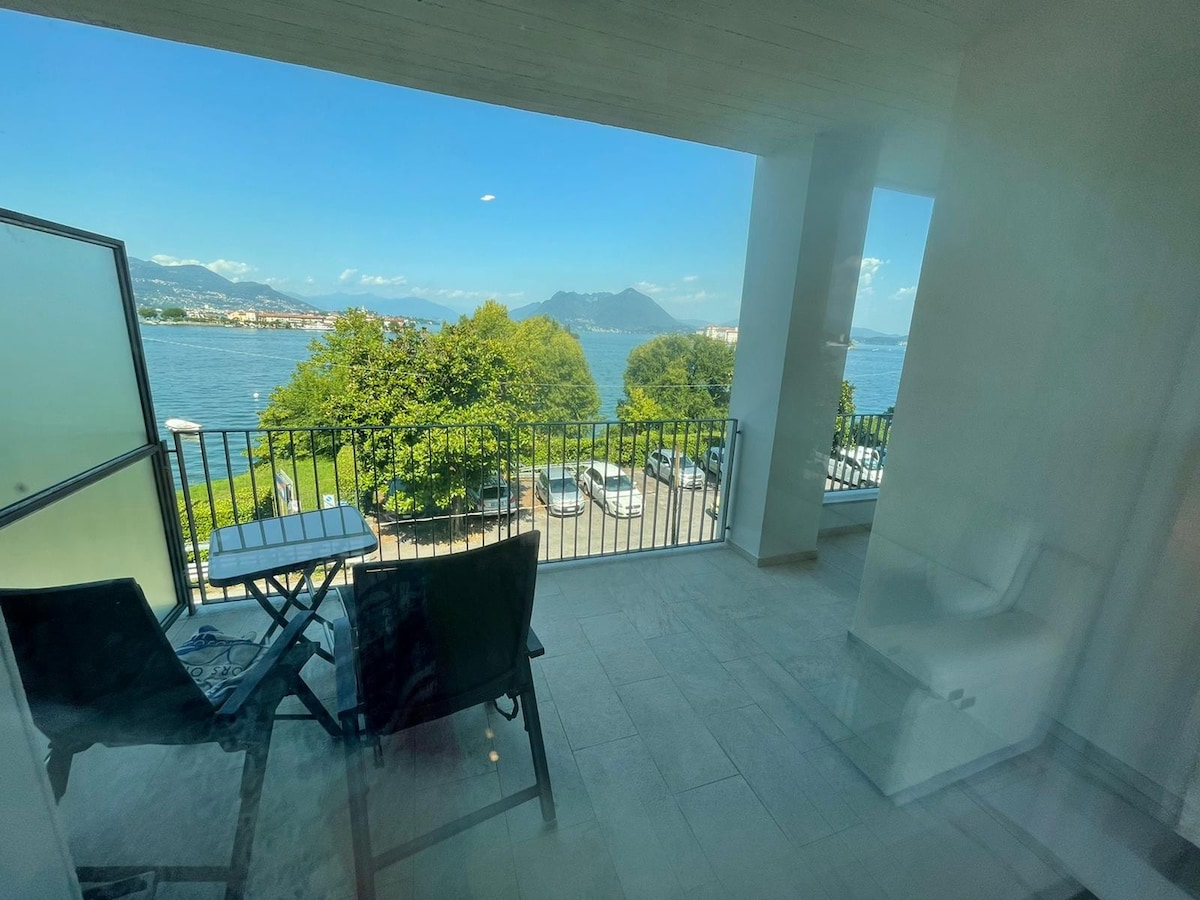 Isole apartment with pool and lake view in Baveno