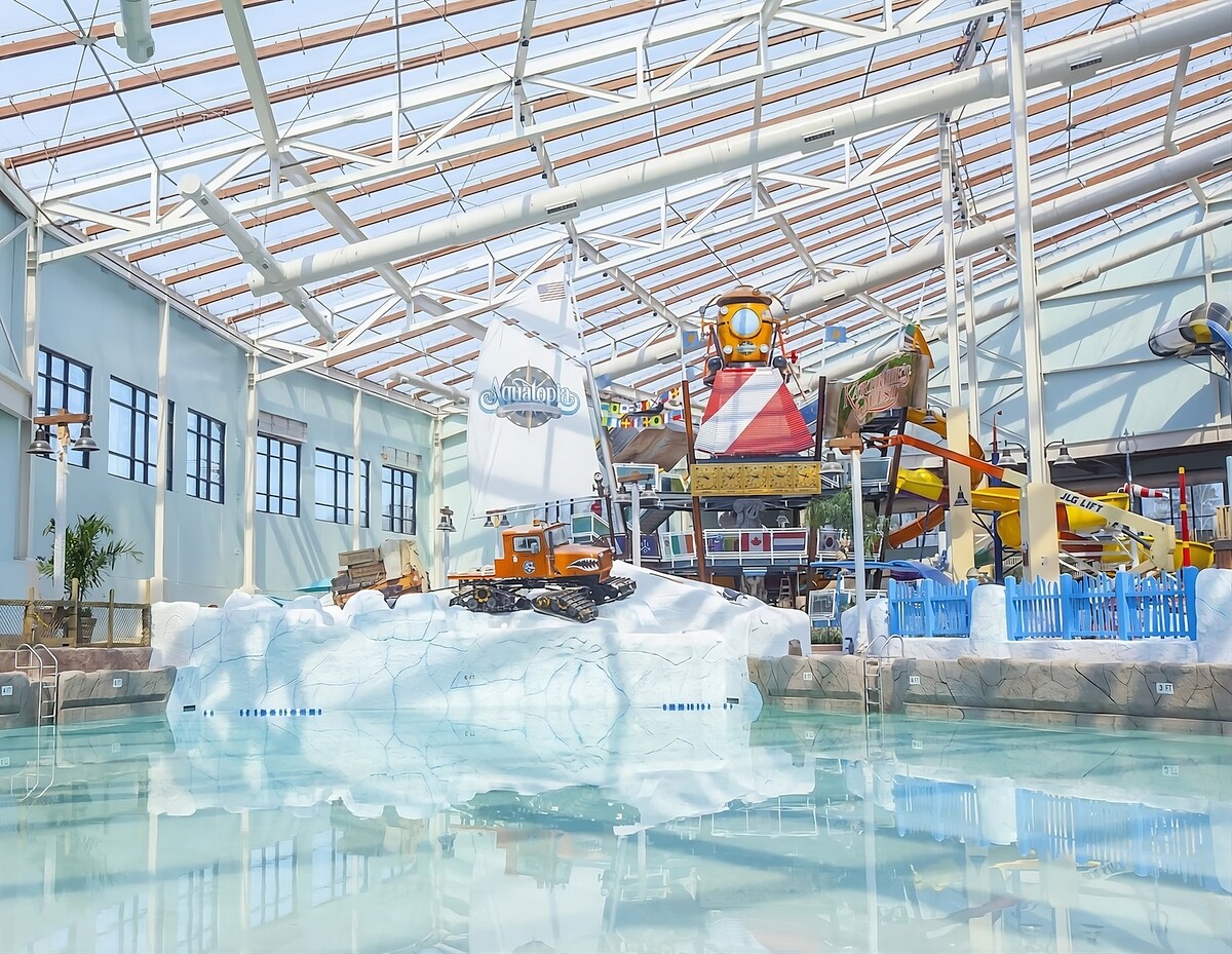 Check out Pocono Mountains! Indoor Waterpark!