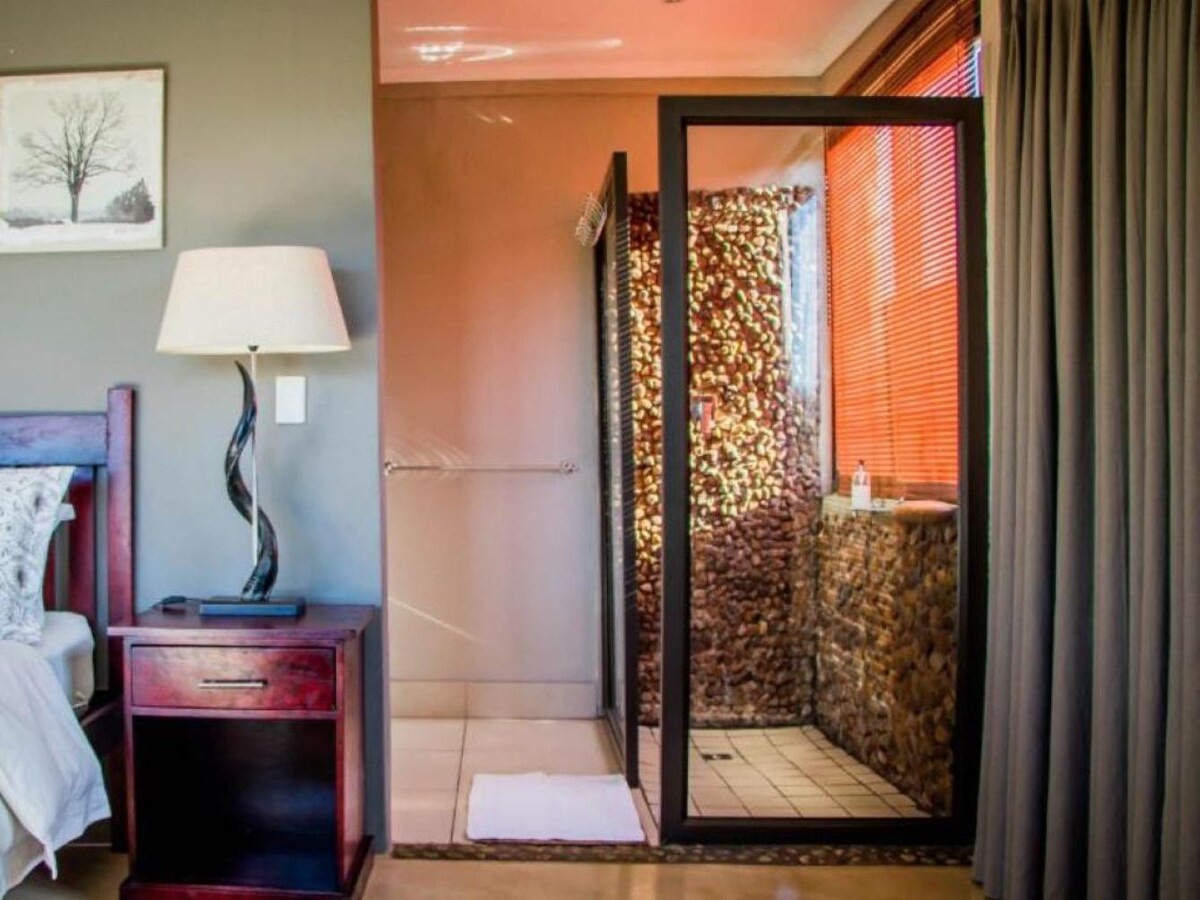 African Safari Lodge | Kudu Master Suite