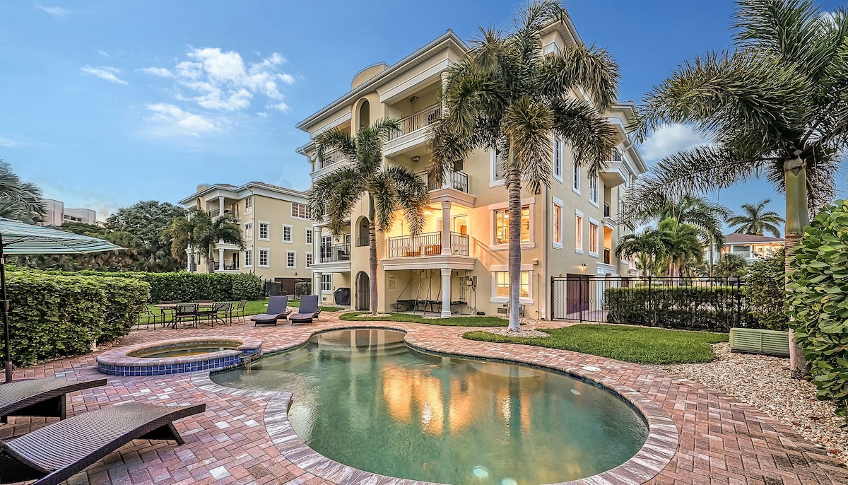 Siesta Villa | Luxury Condo on SK w/ Heated Pool!