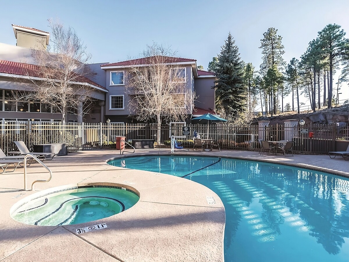 Pet-Friendly! Outdoor Pool, Free Parking!