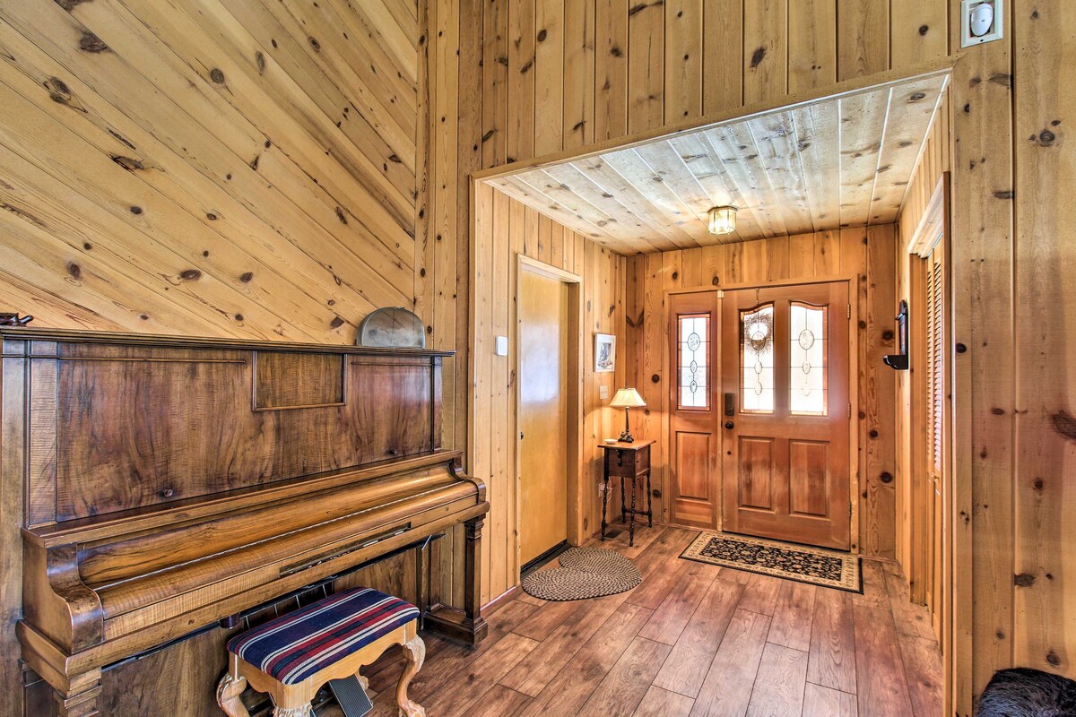 Pinetop Cabin w/ Private Patio on 8th Green!