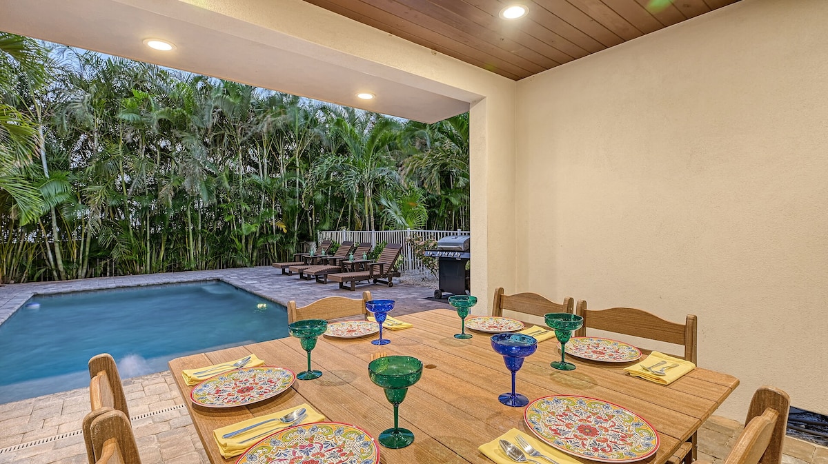 Casa Junonia | Luxury Home Steps to Crescent Beach