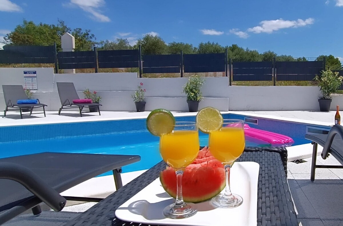 Holiday Home Gabi-ThreeBedroom with Terrace&Pool