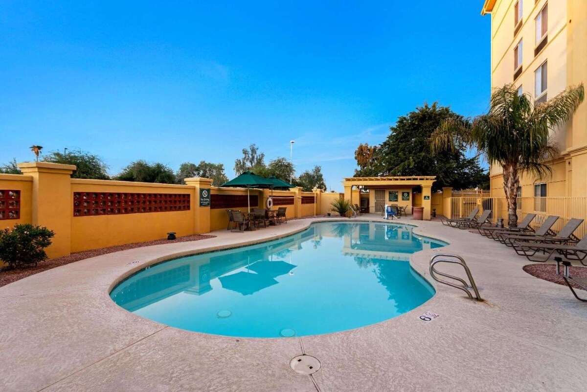 Ideal Location! Pets Allowed, Onsite Pool