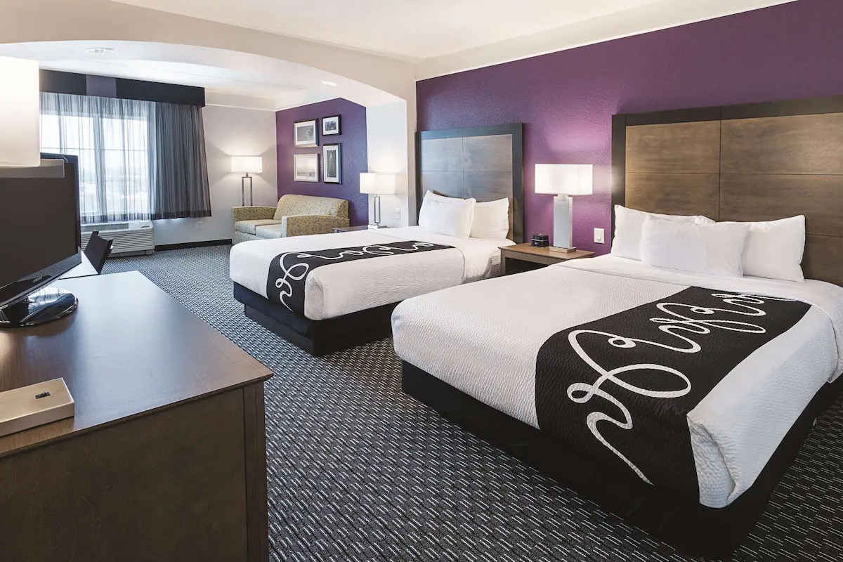 King Bed & Full Bed at La Quinta-Wyndham Arlington