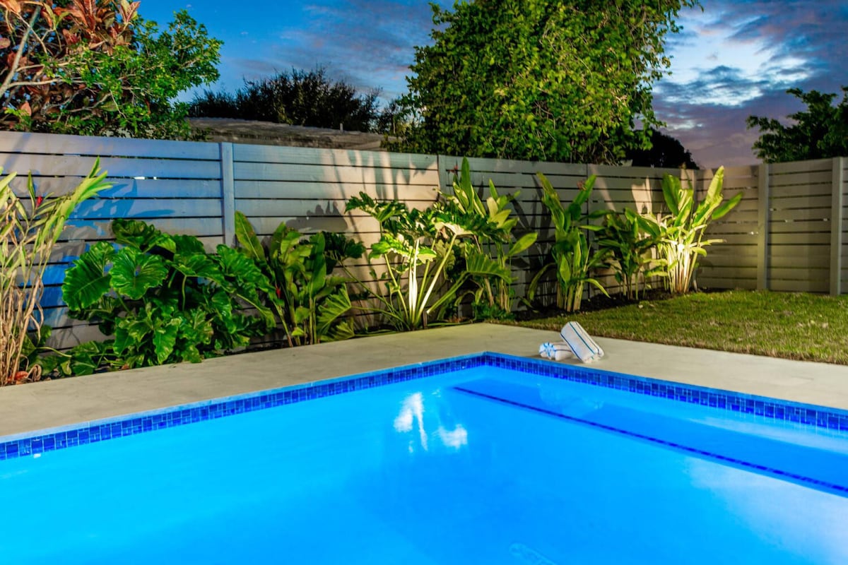 Reduced Rates! - Beach house ~ Private Heated Pool