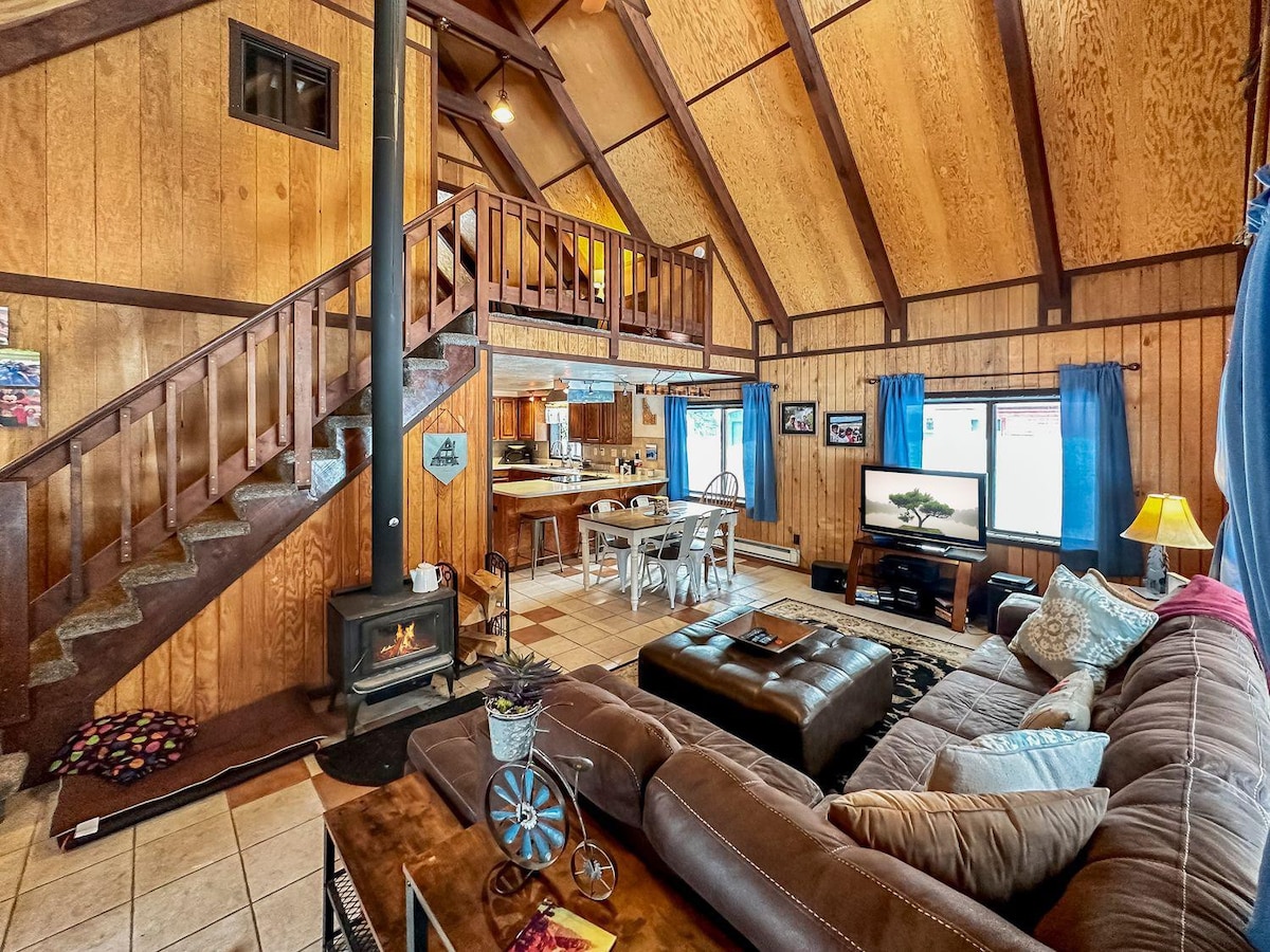 Cozy Two Bedroom Cabin In Donnelly