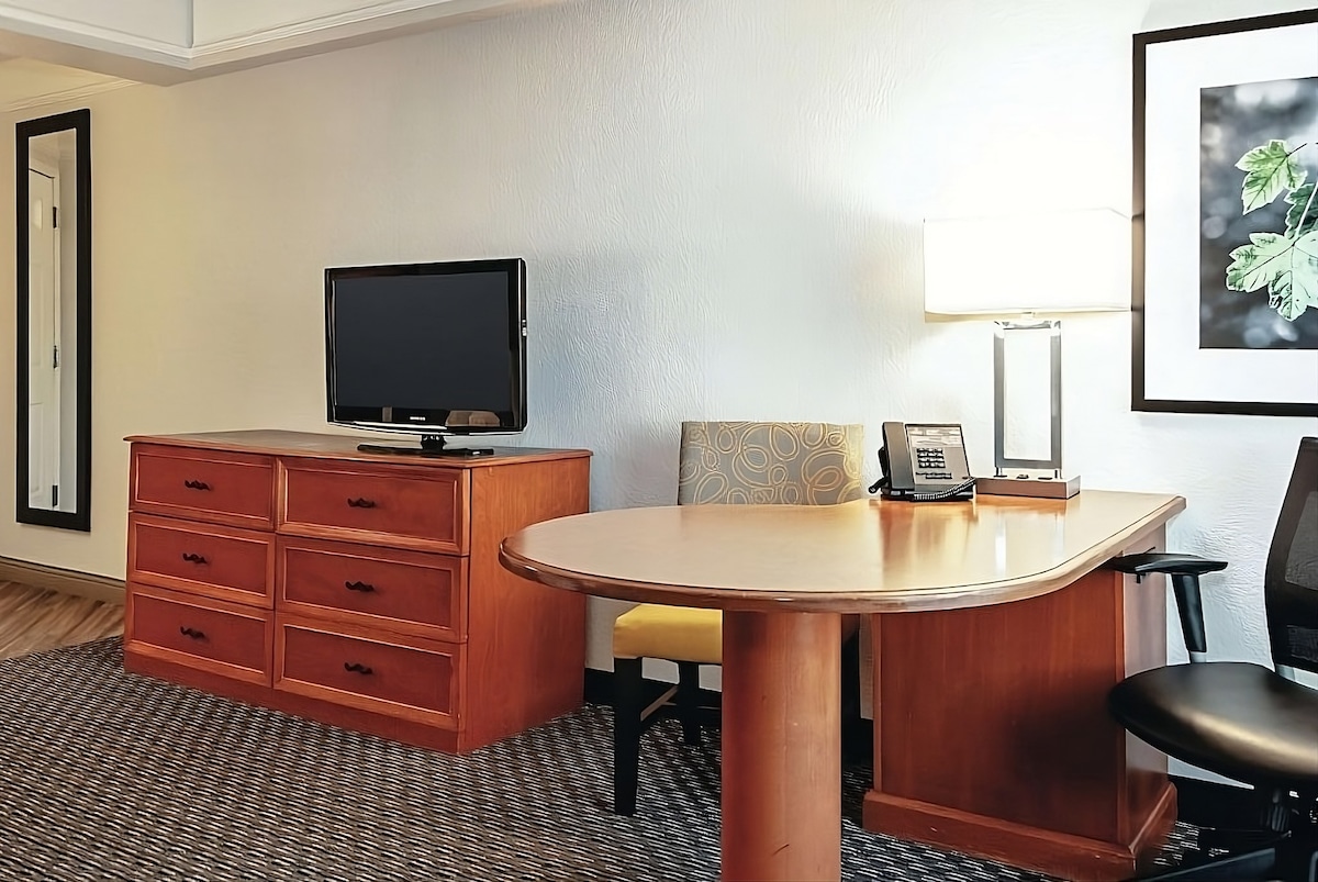 3x 2 DBL Beds DLX at La Quinta Inn-Ontario Airport