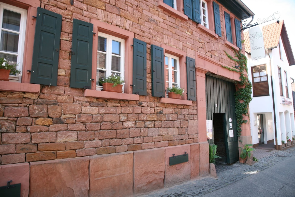 Alter Winzerhof Weisenheim am Berg Ferienwohnung