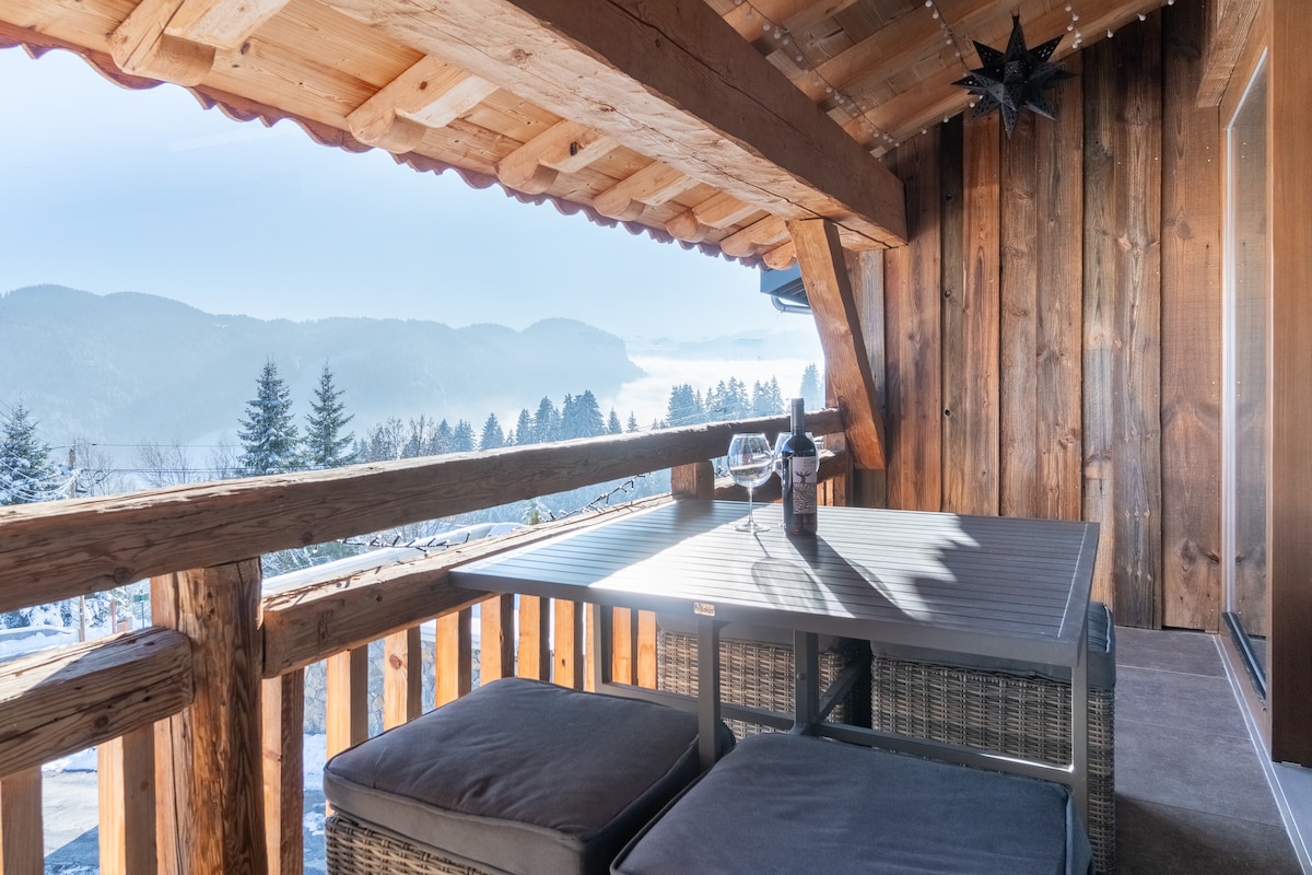 Chalet Abeille- Minutes to Les gets -Sleeps 12-14