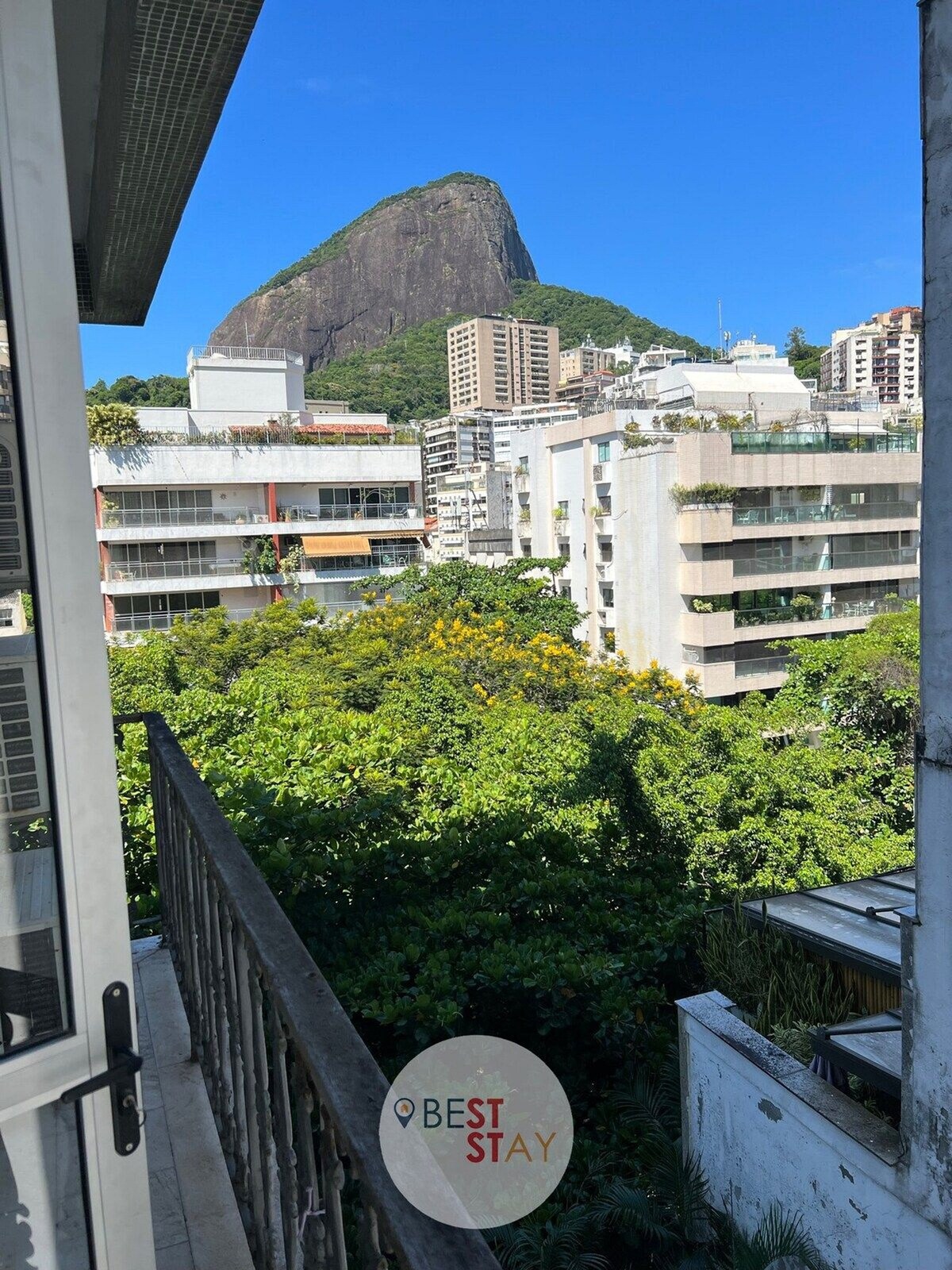 Lindo Apartamento na Rua Mais Famosa do Leblon