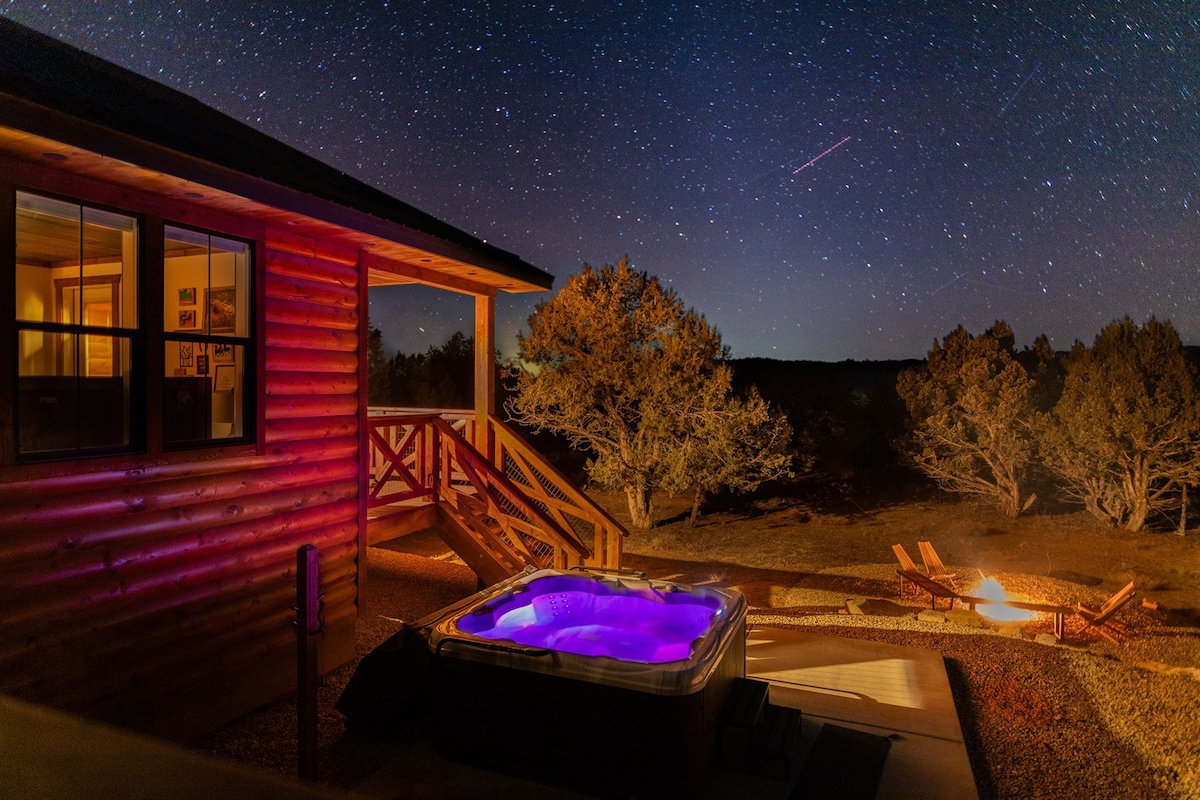 Moonlight Lodge |  Private Hot Tub | Zion NP