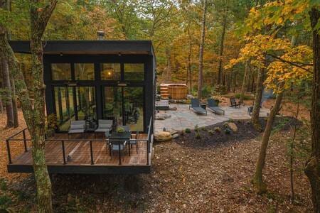 Modernist Wooded Retreat Rhinebeck on 75 acres