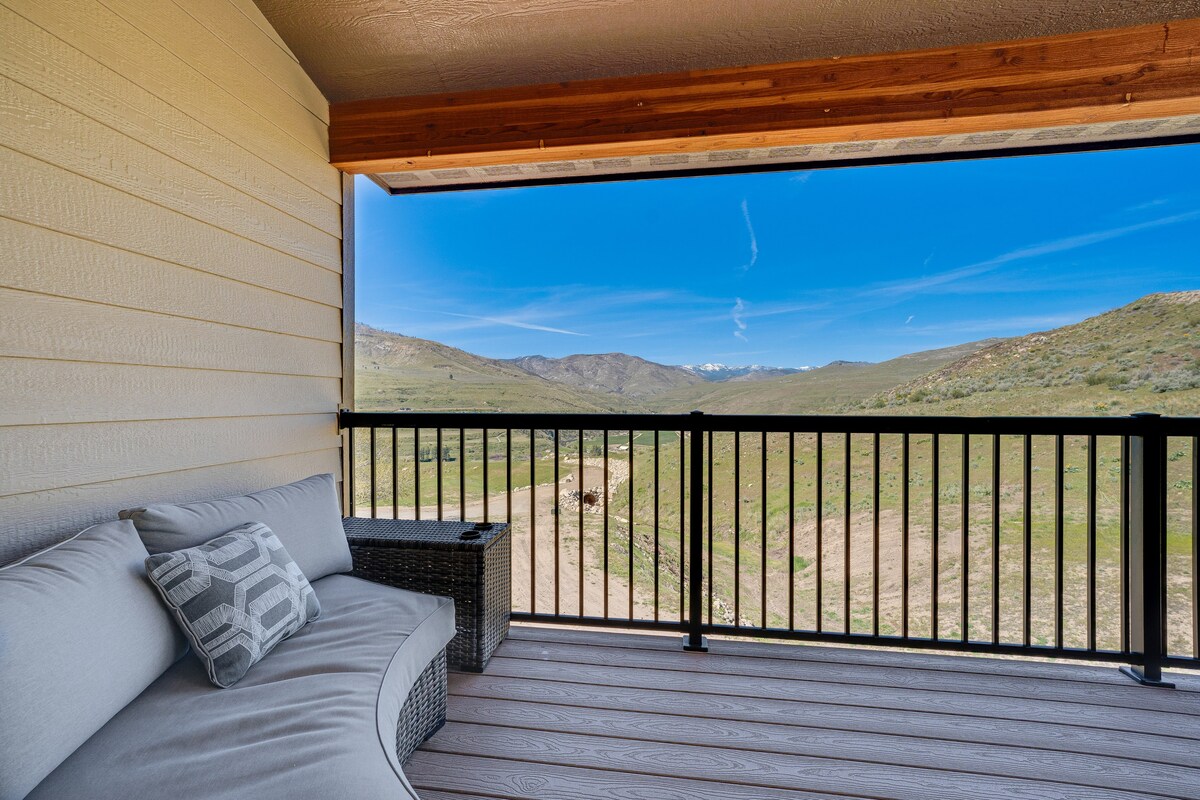 Pateros Home w/ Deck, 7 Mi to Alta Lake Park!