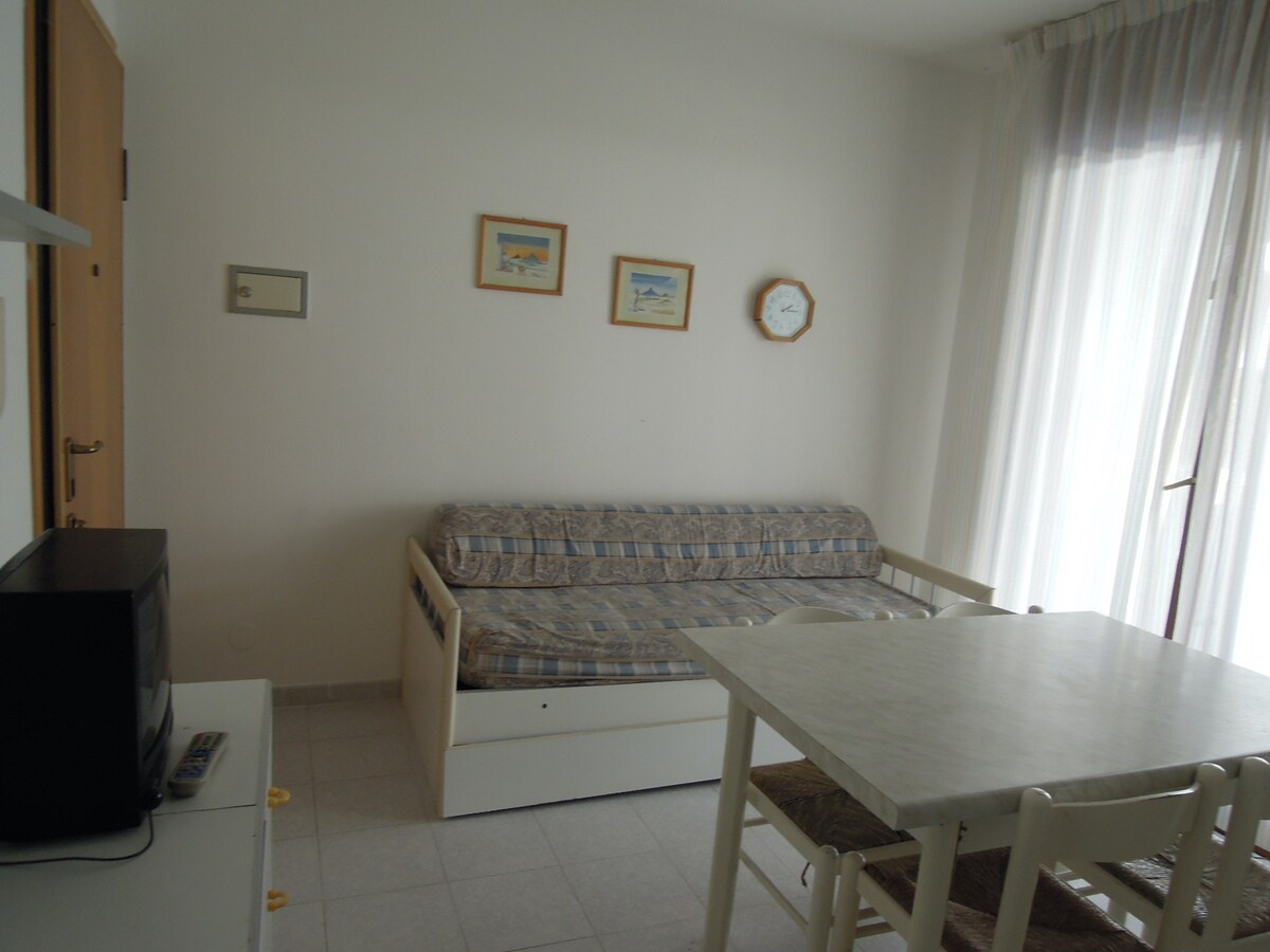 Wonderful apartment close to the beach with garden