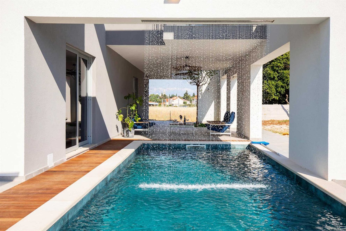 Luxury Villa Natanel-5 bedroom villa with heated pool