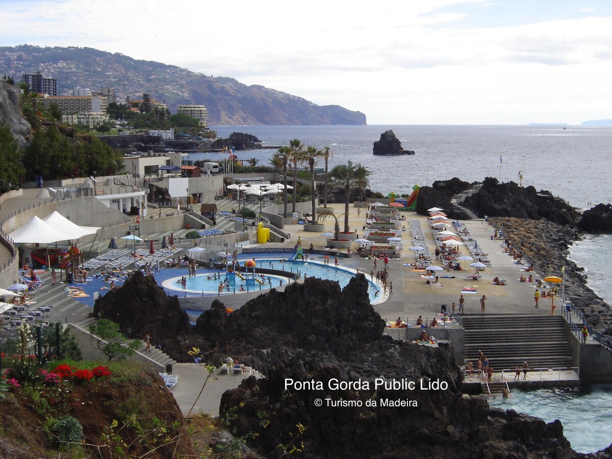 Premium quiet apt, Funchal seafront | Oceanbreeze