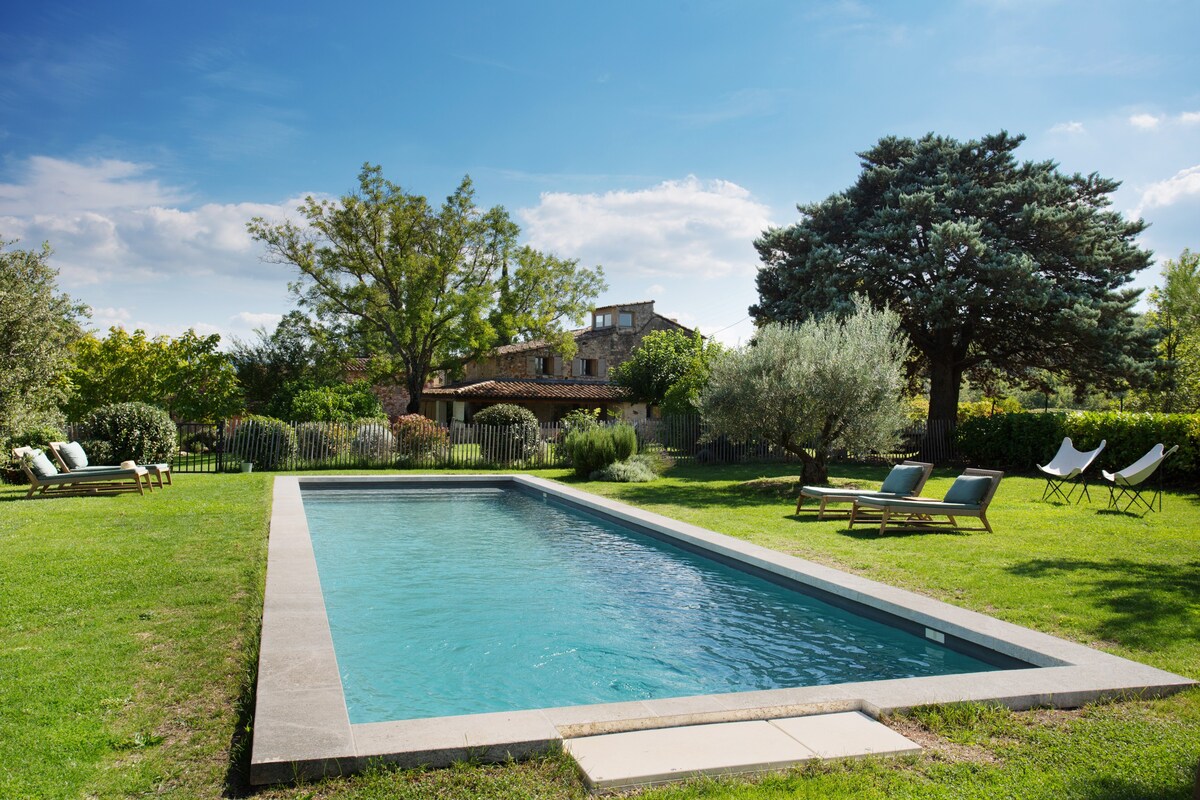 Provence, cottages 10 people, pool, garden