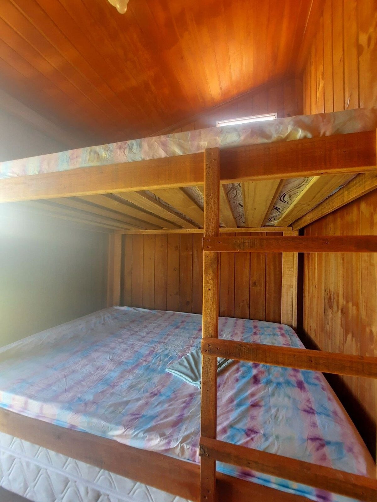 Cabana 3 com Ar condicionado e area de cozinha e b
