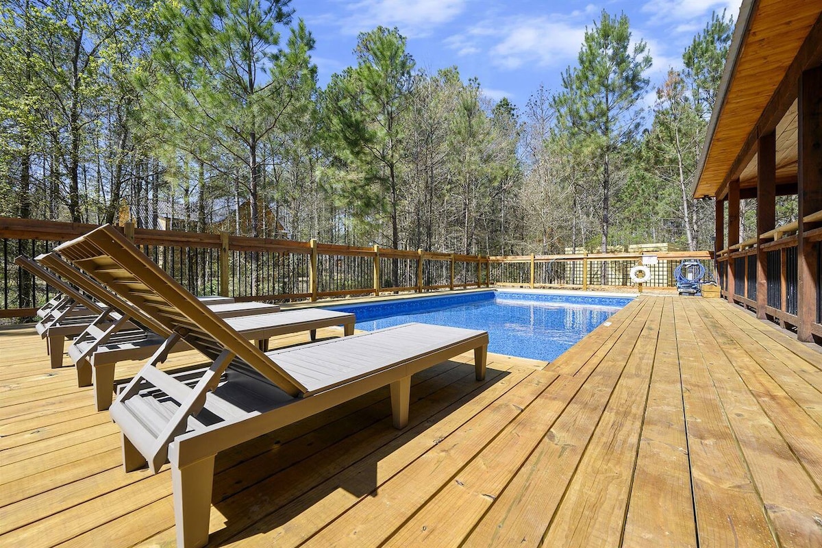 POOL, Hot Tub, Kid's Adventure Zone, Dog-Friendly