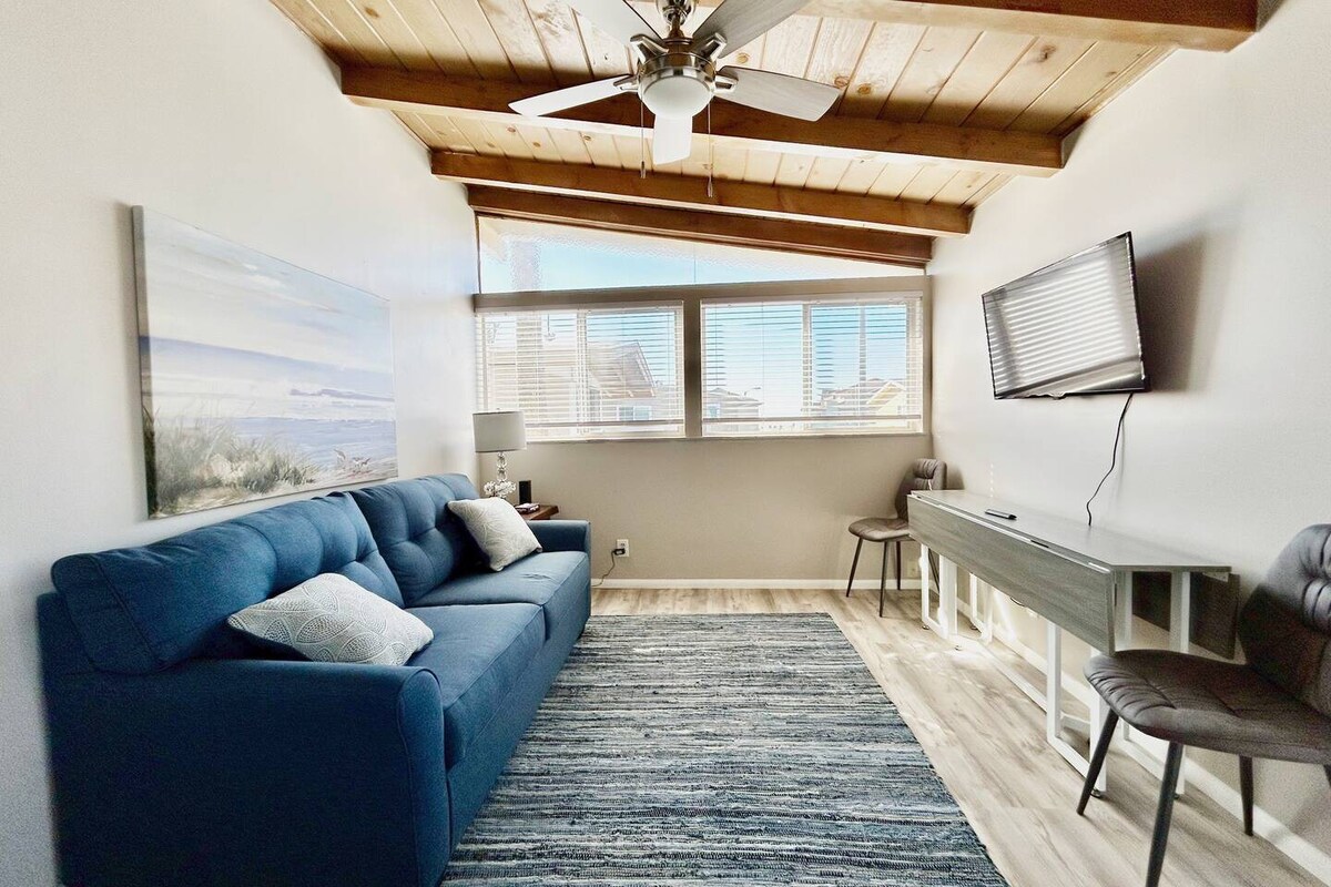 Cozy Beach View Loft 42, Pet-friendly!