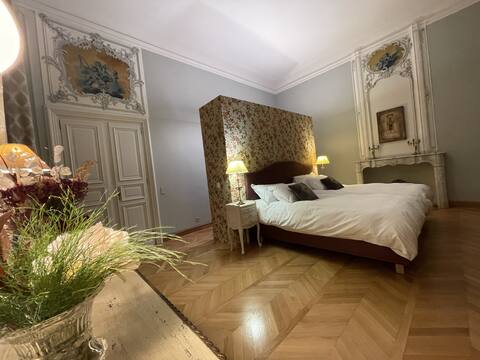 Suite-Exclusive-Ensuite with Bath-Park view