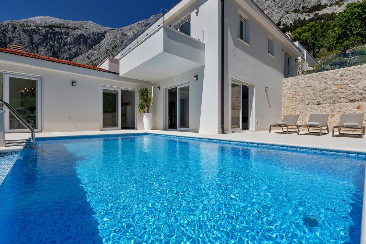 Villa Simply White with Pool