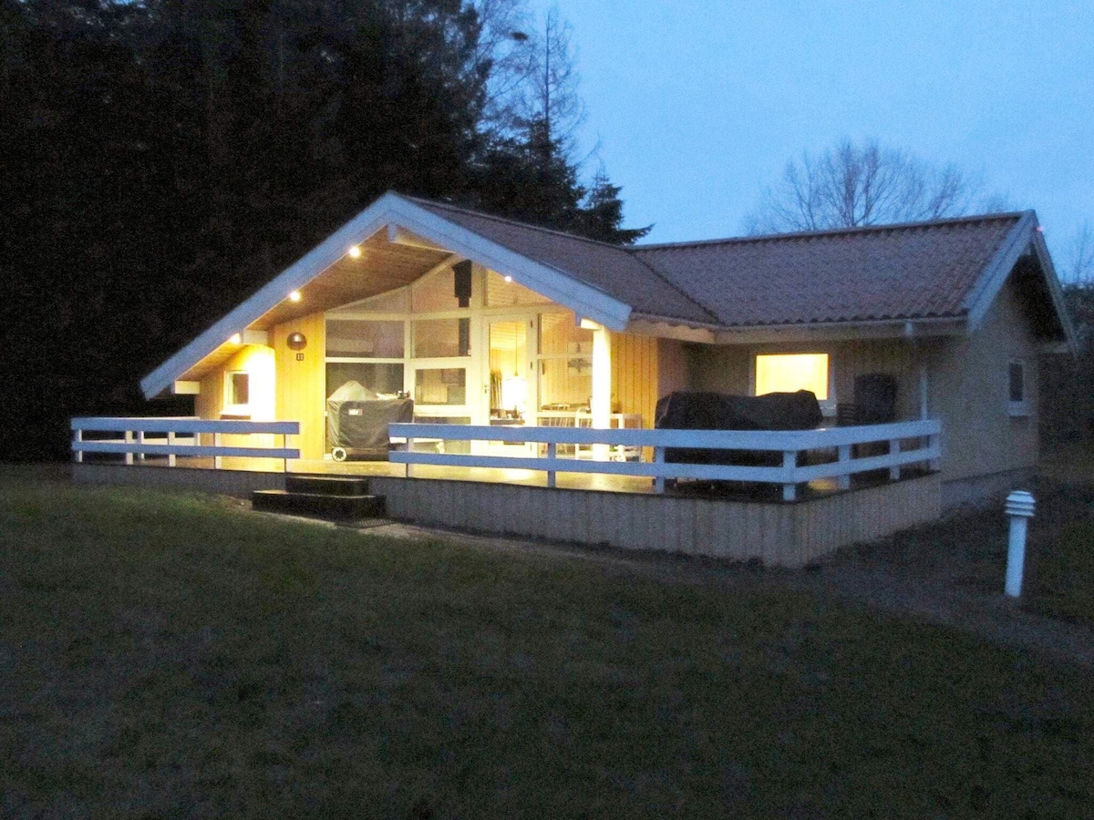 8 person holiday home in tranekær