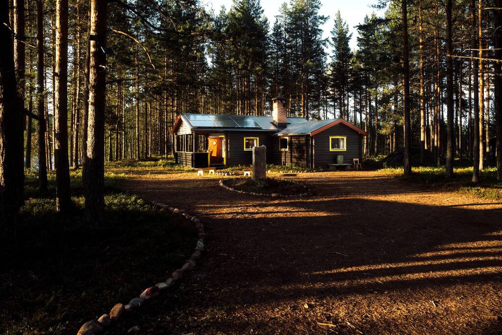 Blybergs Nature Lodge at the Österdalälven River