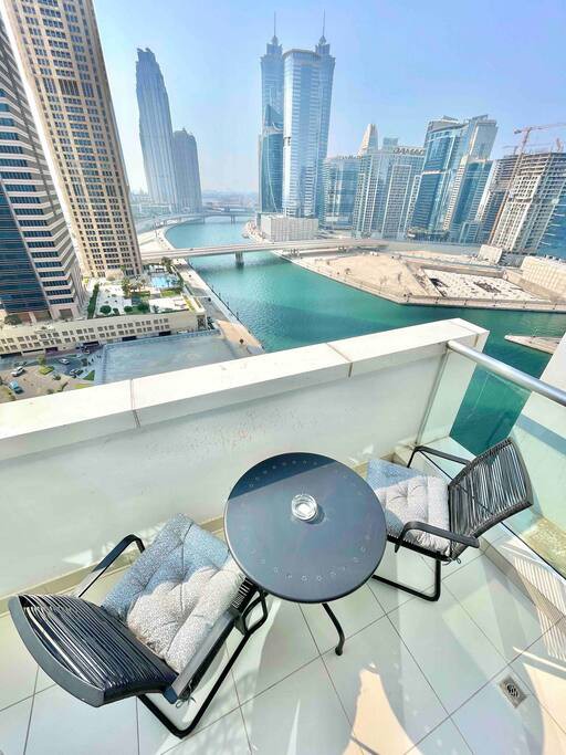 Lux Business Bay Canal apartment