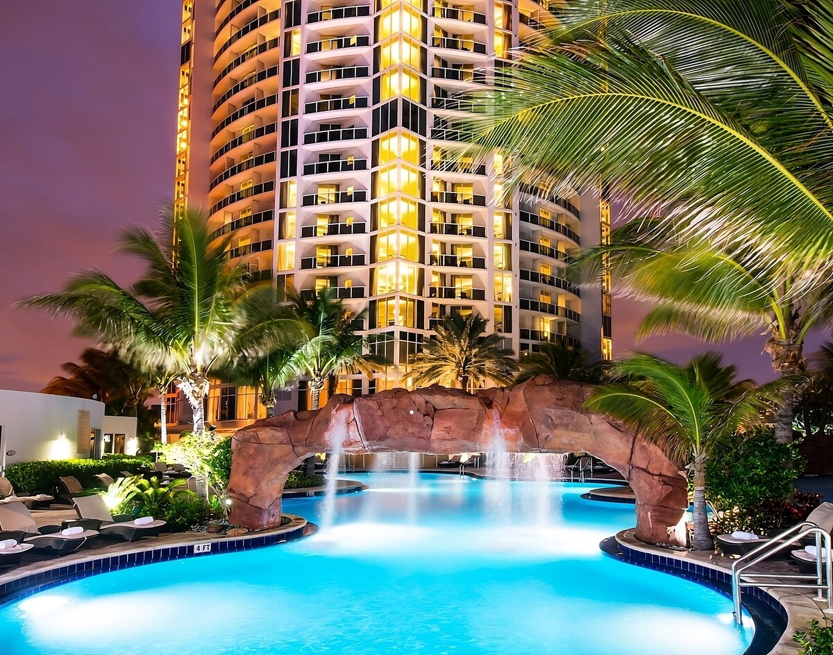 Wake up in Sunny Isles! 2 Units, Spacious! Pool!