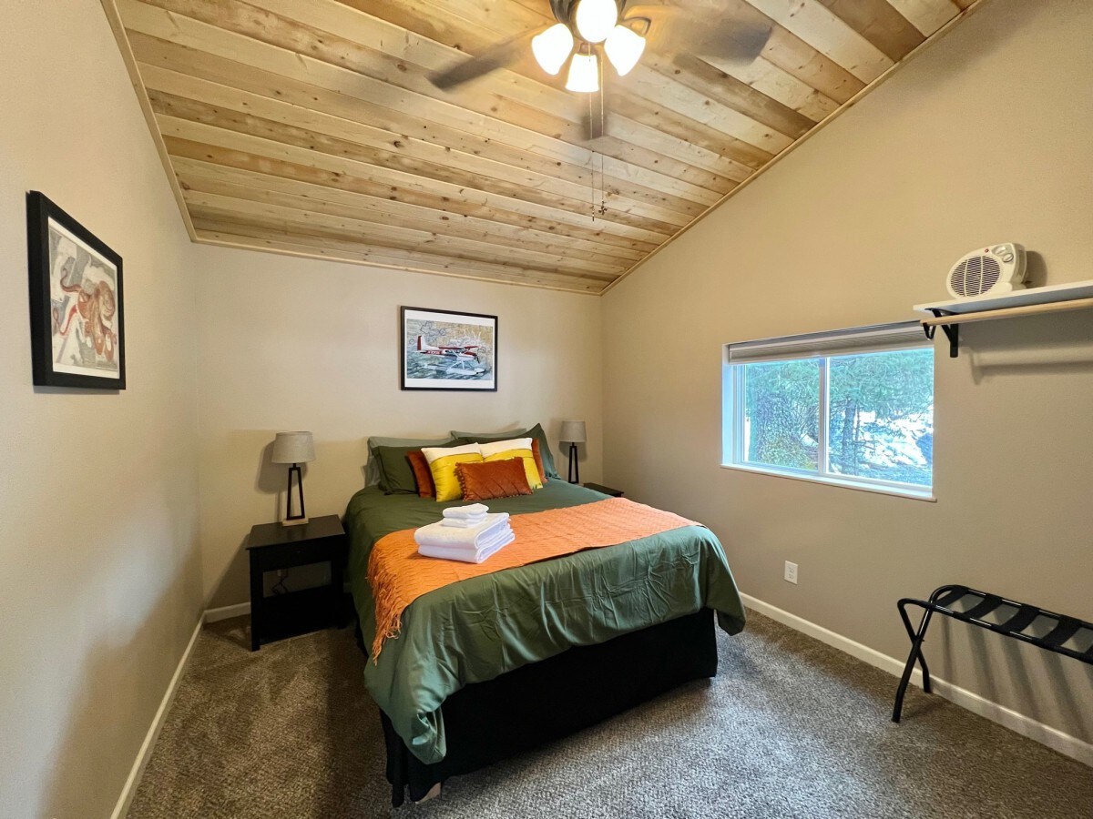 New build! Denali cabin. 2 bed
