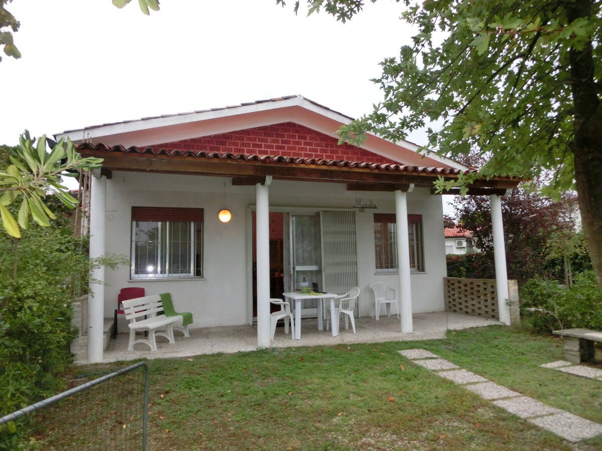 Two-Bedroom villa in a quiet area next to the sea