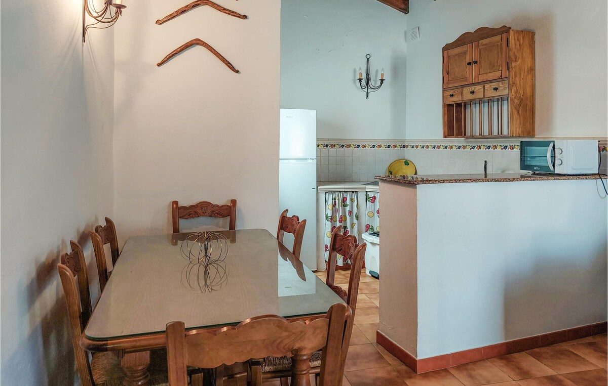 Gorgeous home in Algatocin with kitchenette