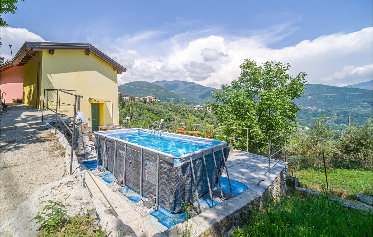 Cozy home in Tribogna with WiFi