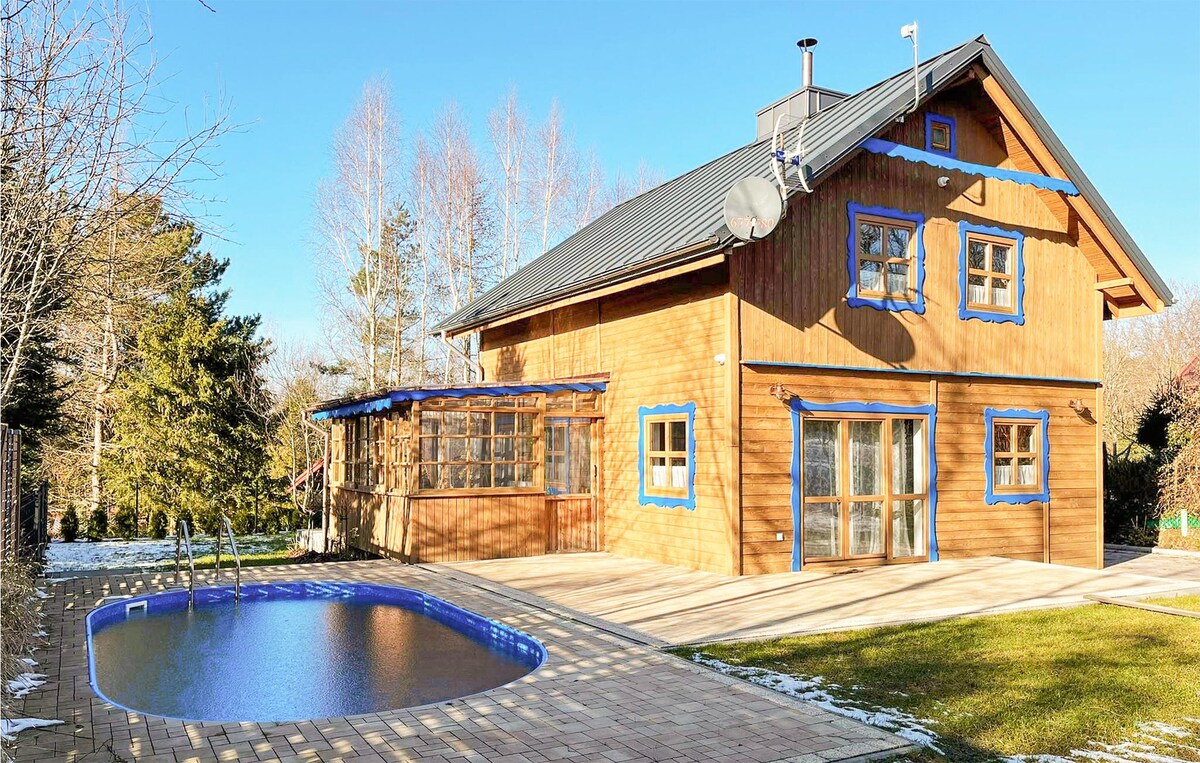 Beautiful home in Perlino with Sauna, WiFi and s