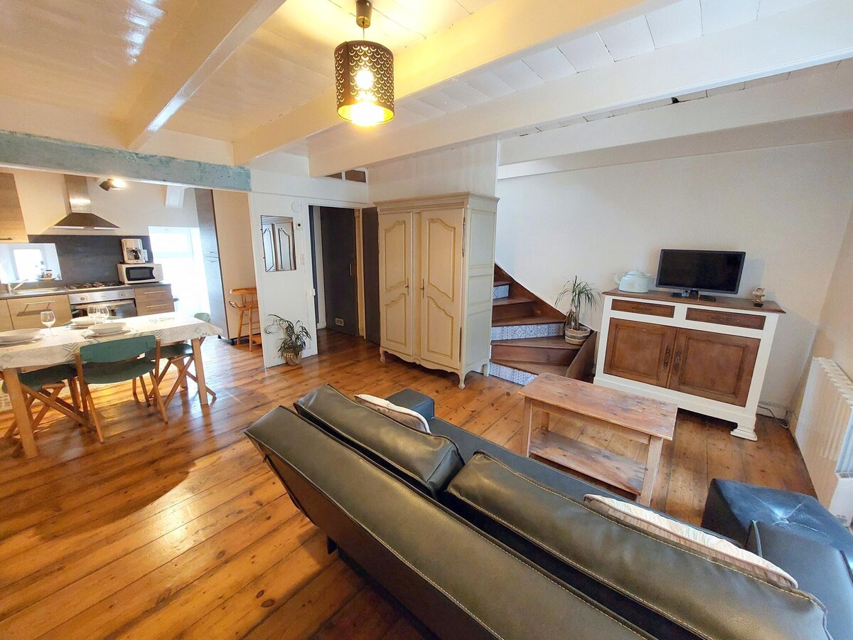 Comfortable duplex apartment in the heart of Saint-Pol-de-Léon