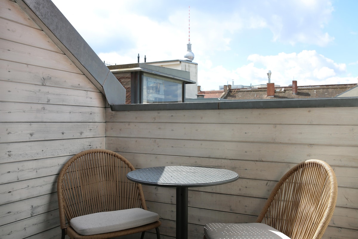 Schoenhouse City Street | 2-Bedroom Suite +Balcony