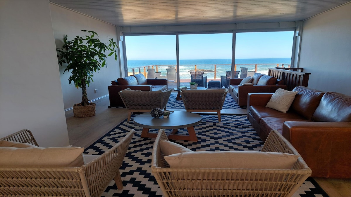 Luxury Beachfront room 4