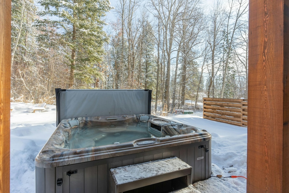 4BR Glacier National Park | Hot Tub