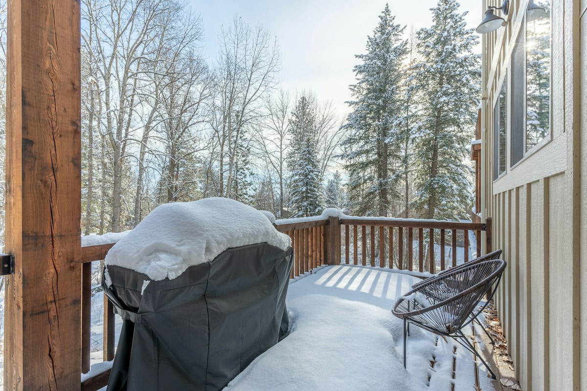 4BR Glacier National Park | Hot Tub