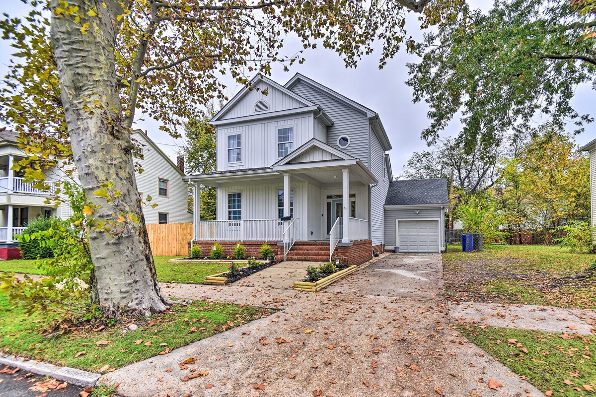 Bright Norfolk Home w/ Deck < 3 Mi to Town!