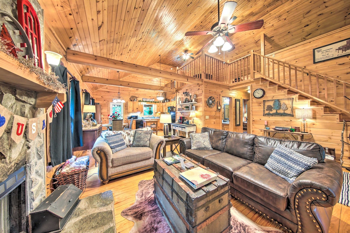 Cozy Cabin in Coosawattee River Resort!